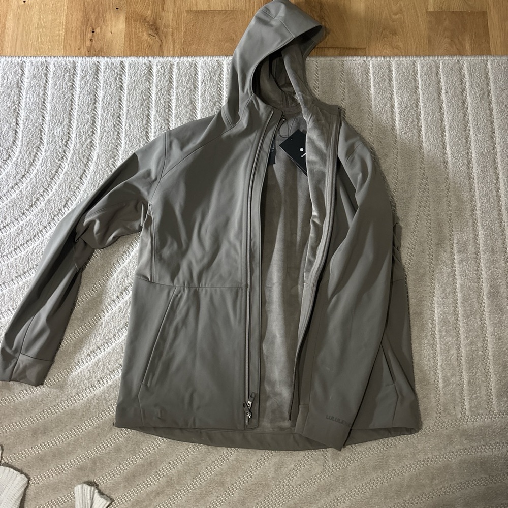 lululemon Men's grey cross chill jacket